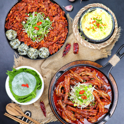 [마님닭발] 마님닭발 400g 1팩 + 마님오돌뼈 250g 1팩 / 매운닭발 오돌뼈 매운오돌뼈 닭발맛집 야식 술안주 캠핑안주 냉동식품